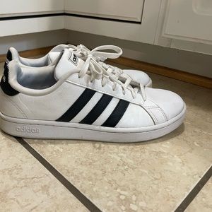 Adidas Grand Court Sneaker